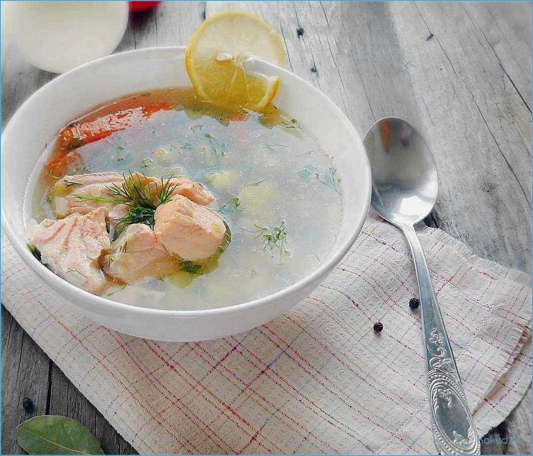 Приготовление освежающего рыбного супа с нотками свежей мяты